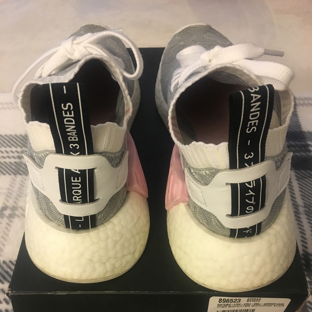 Adidas NMD r2 7 1/2